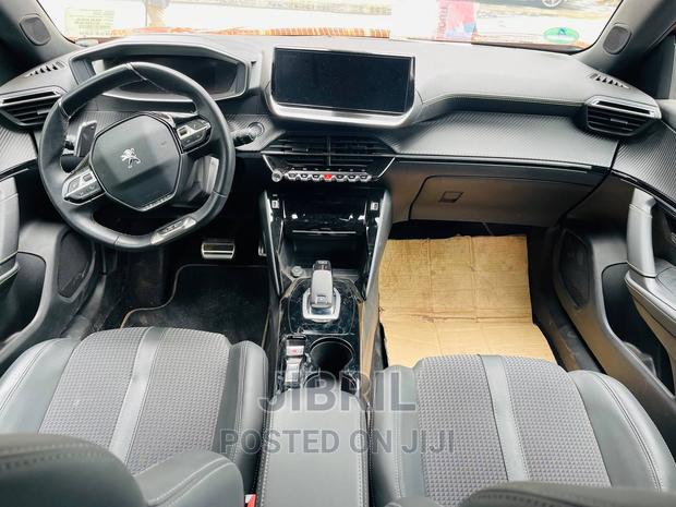 New Peugeot 2008 2022 Orange