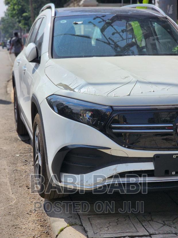 New Mercedes-Benz E350 2023 White