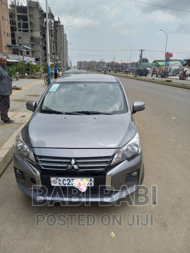 Mitsubishi Attrage 2022 Silver