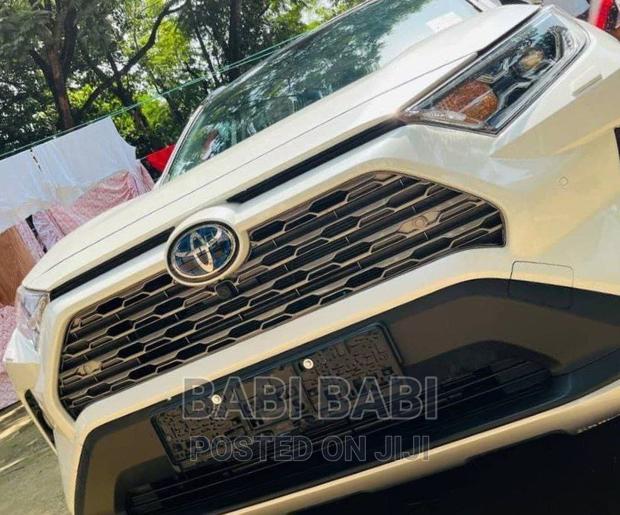 New Toyota RAV4 2023 White