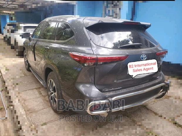 New Toyota Highlander 2022 Gray