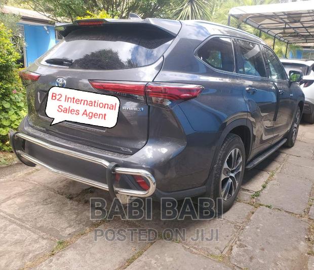 New Toyota Highlander 2022 Gray