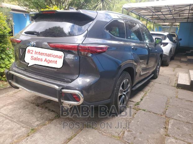 New Toyota Highlander 2022 Gray