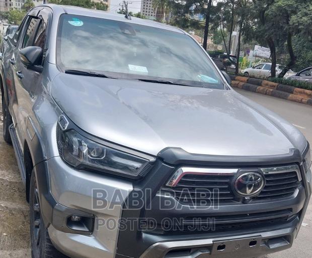 Toyota Hilux 2022 Silver
