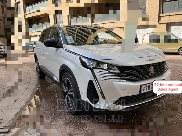 Peugeot 5008 2021 White