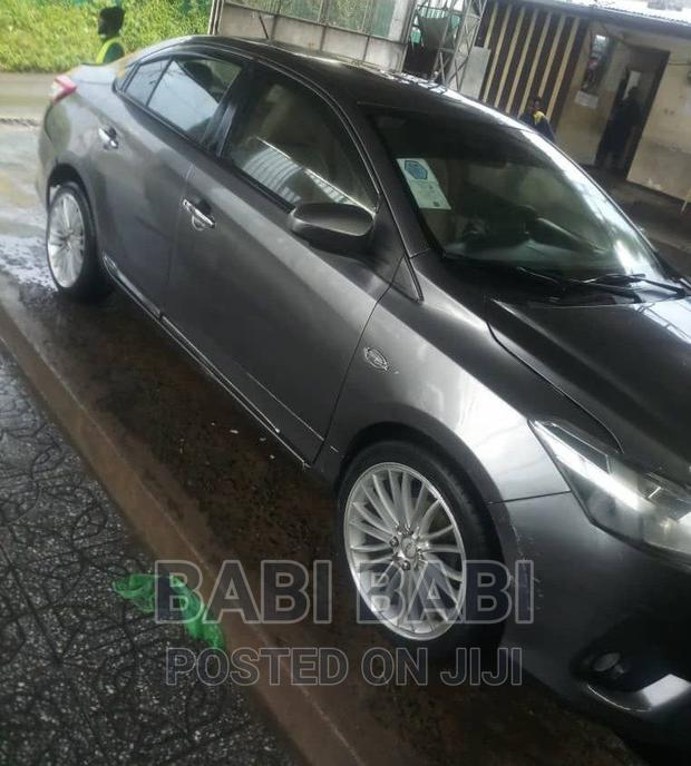 Toyota Yaris 2016 Silver