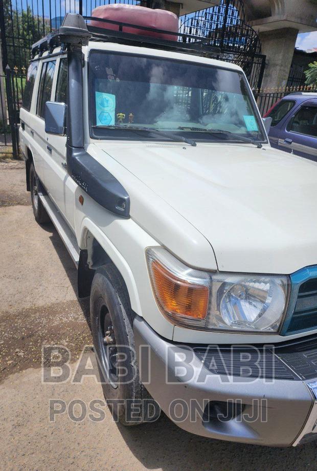 Toyota Land Cruiser 2014 White