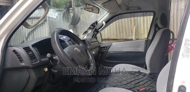 Toyota HiAce 2016 Silver