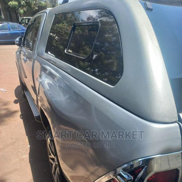 Toyota Hilux 2019 Silver