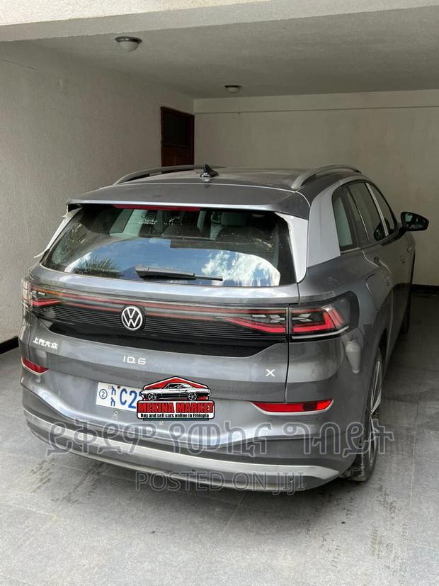 Volkswagen ID.6 2022 Gray