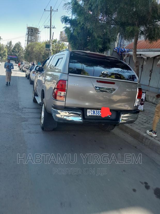 Toyota Hilux 2019 Silver