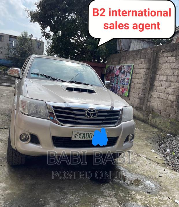 Toyota Hilux 2013 Gold