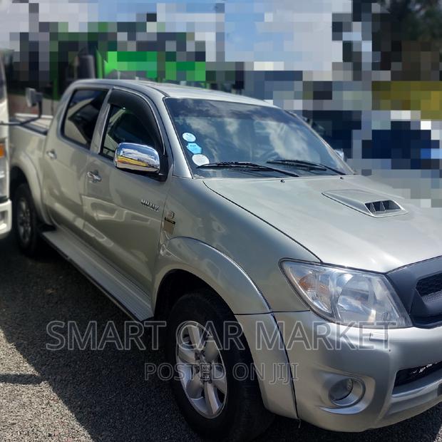 Toyota Hilux 2011 Brown
