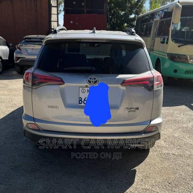 Toyota RAV4 2018 Silver