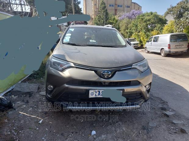 Toyota RAV4 2016 Gray