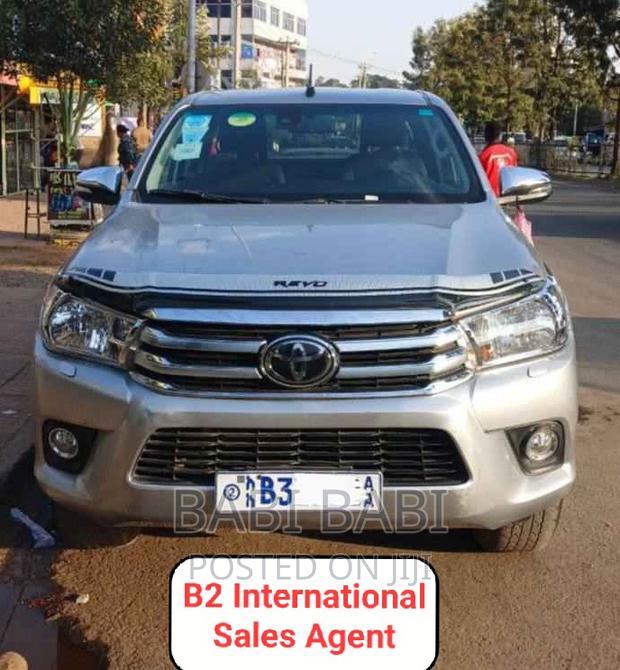 Toyota Hilux 2018 Silver