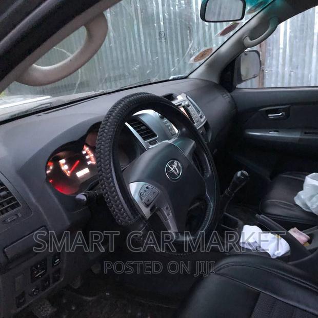 Toyota Hilux 2014 Gray