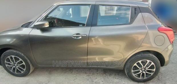 Suzuki Swift 2022 Gray