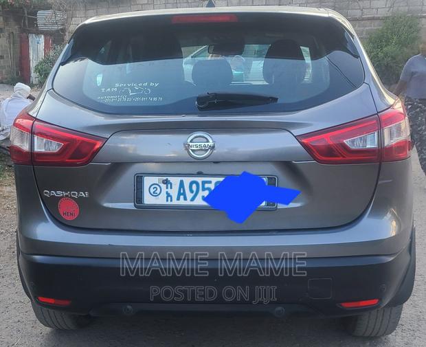 Nissan Qashqai 2017 Brown