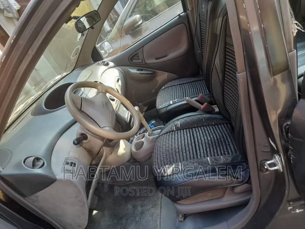 Toyota Platz 2002 Black