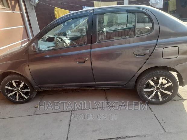 Toyota Platz 2002 Black
