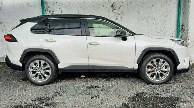 Toyota RAV4 2019 White