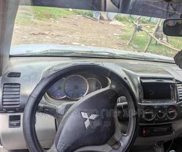 Toyota Hilux Surf 2005 White