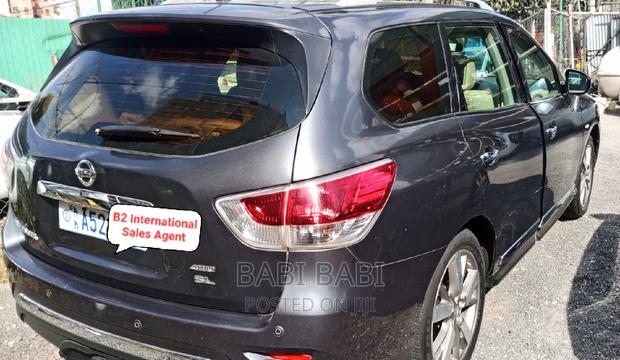Nissan Pathfinder 2016 Gray