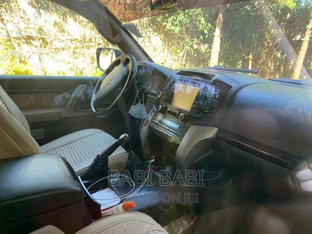 Toyota Land Cruiser 2013 White