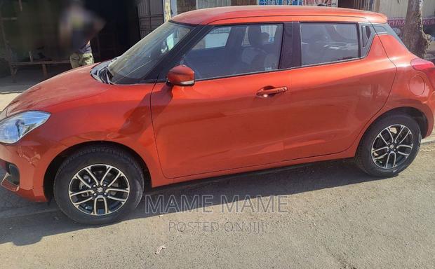 Suzuki Swift 2022 Red