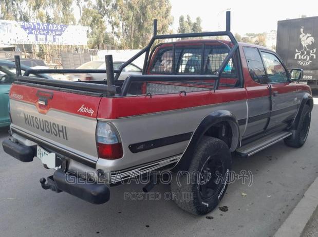Mitsubishi Dyna Truck 2004 Red