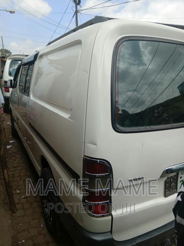 Toyota HiAce 2011 White