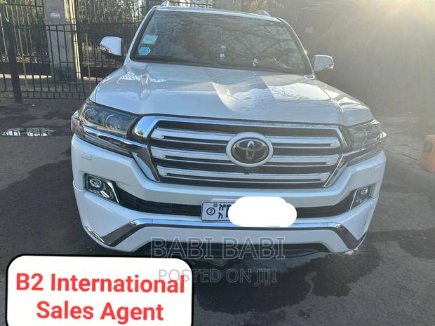 Toyota Land Cruiser 2018 White