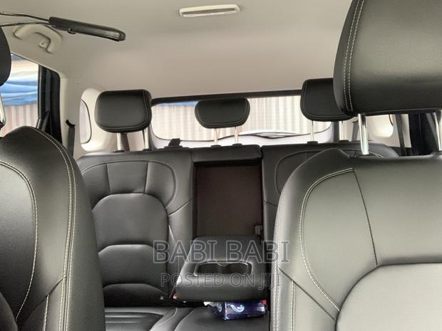 Chevrolet Captiva 2022 Silver