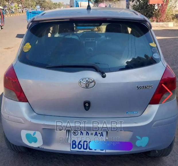 Toyota Yaris 2010 Silver