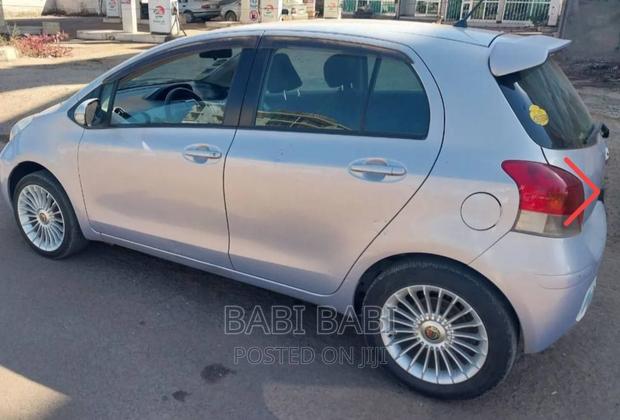 Toyota Yaris 2010 Silver