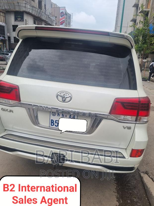 Toyota Land Cruiser 2017 White