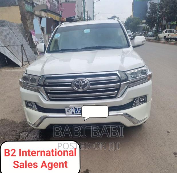 Toyota Land Cruiser 2017 White
