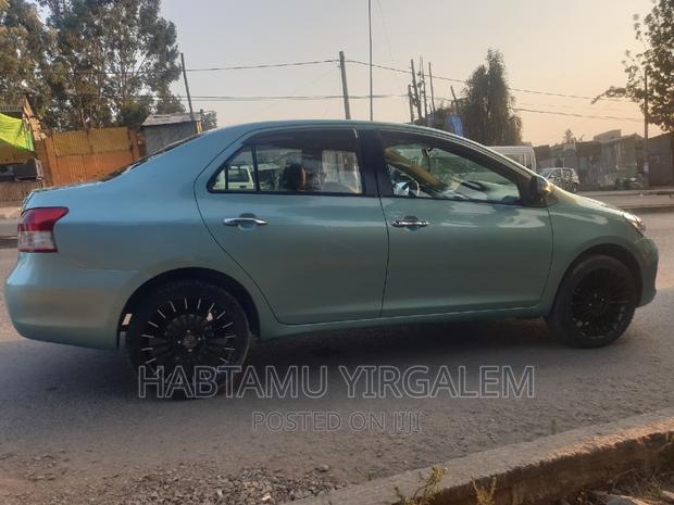 Toyota Yaris 2010 Green