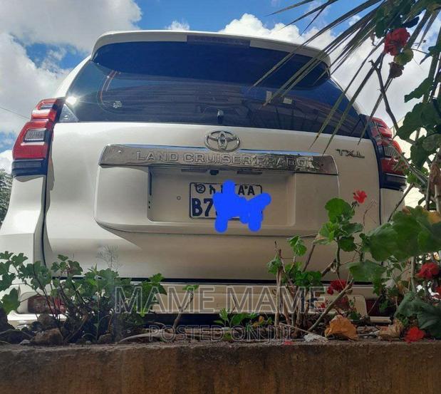 Toyota Land Cruiser 2023 White