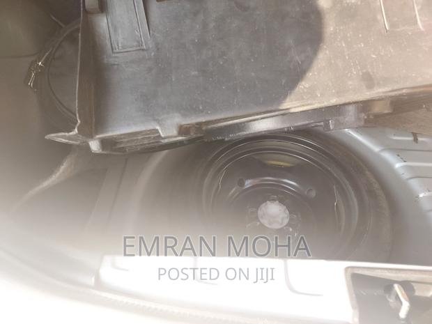 Toyota Vitz 2002 Silver