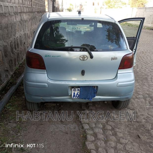 Toyota Vitz 2004 Blue