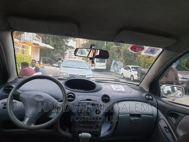 Toyota Vitz 2004 Blue