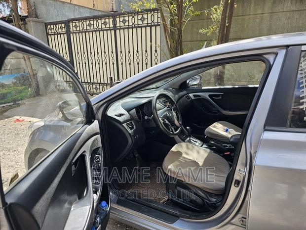 Hyundai Elantra 2012 Gray