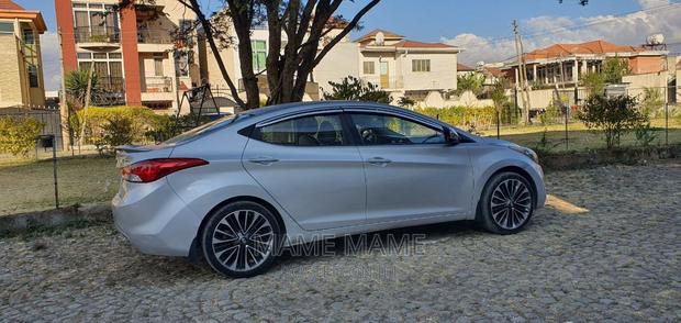 Hyundai Elantra 2012 Gray