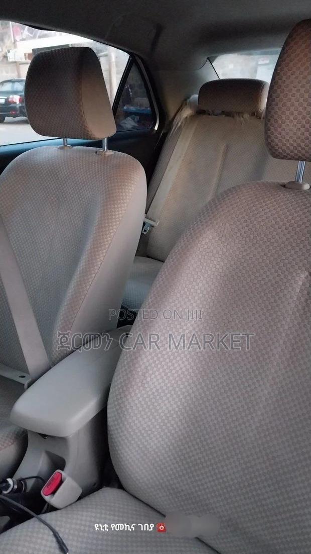 Toyota Belta 2007 Silver