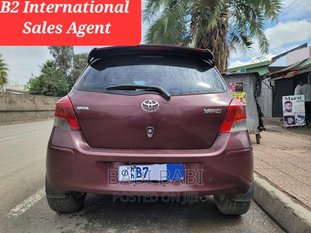 Toyota Yaris 2010 Burgundy