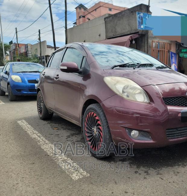 Toyota Yaris 2010 Burgundy