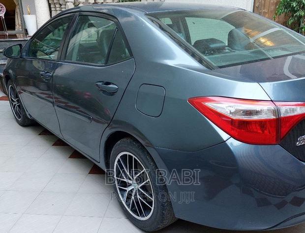 Toyota Corolla 2016 Gray