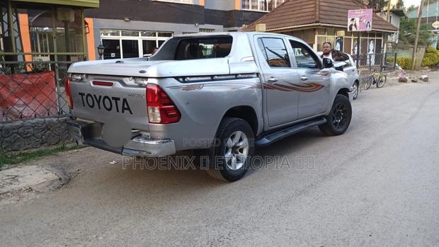 Toyota Hilux 2018 Gray